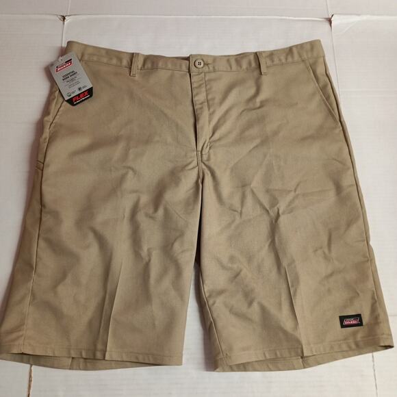 Dickies Essential Work Shorts Men's Size 44 Beige Relaxed Fit 13" Inseam - Picture 1 of 4